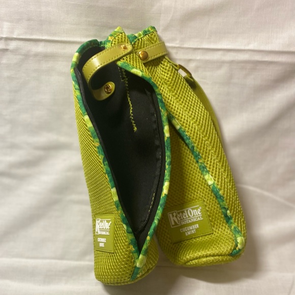 Ketel one liquor bag. Zips up lime green color 2 pack - Picture 2 of 8